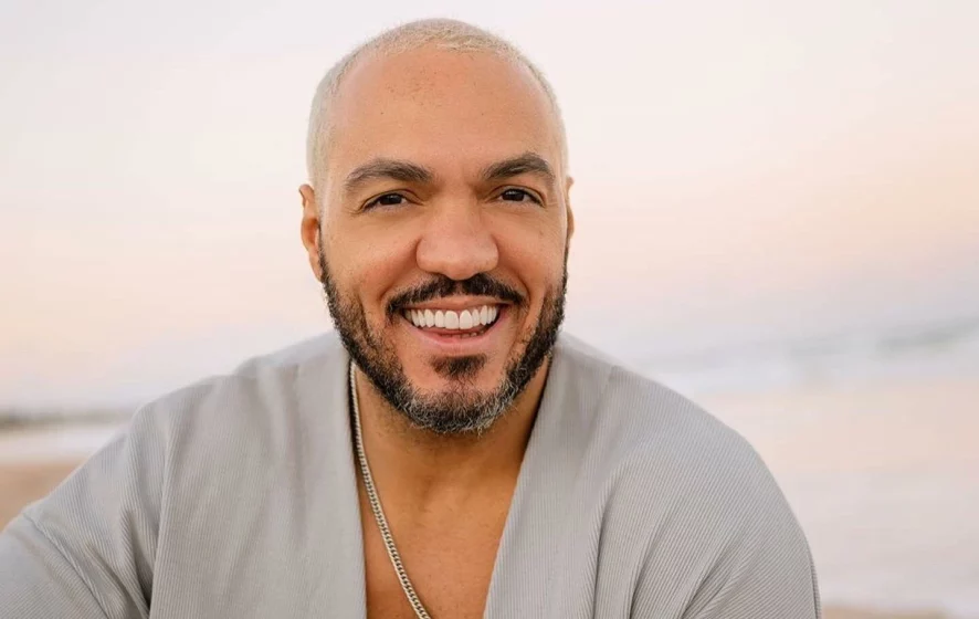 Belo reúne familiares e famosos para DVD em alto mar