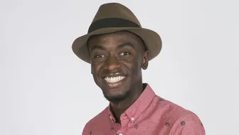 Cantor Jota.pê dá casa de presente para os pais no Natal