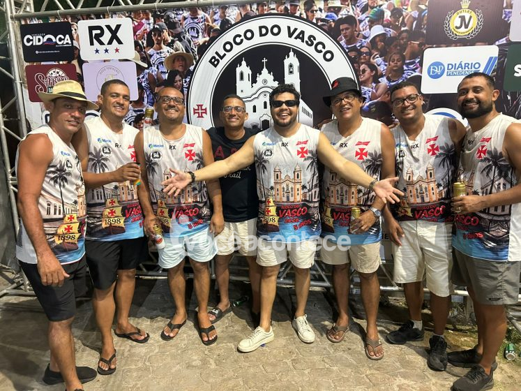 Organização e animação marcam desfile do Bloco do Vasco em Penedo