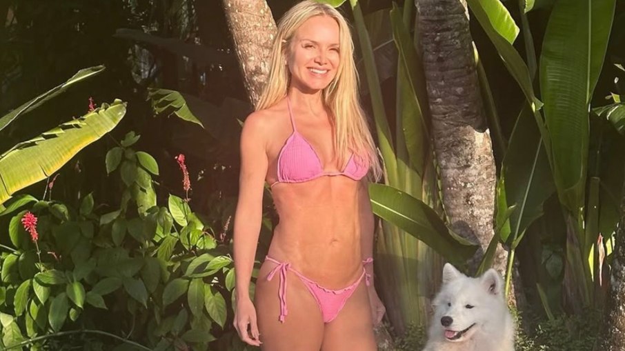 Aos 53 anos, Eliana exibe boa forma ao posar de biquíni