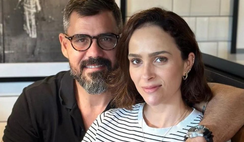 Esposa de Juliano Cazarré reage após críticas de atores da Globo
