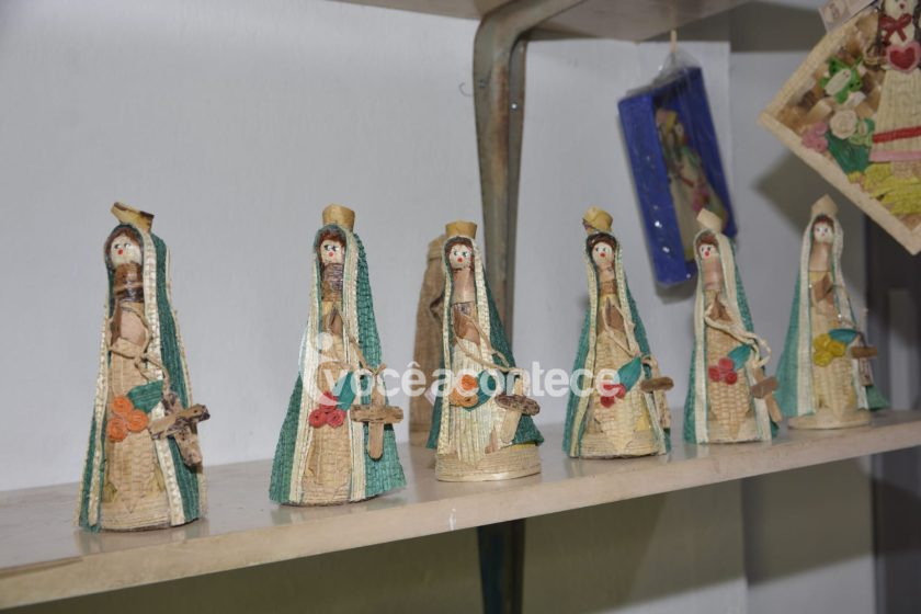 Artesã Sônia Tavares inaugura ateliê com artes feitas em fibra vegetal, em Penedo
