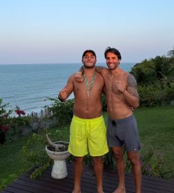 Filho de Ivete Sangalo impressiona em foto ao lado do pai durante viagem
